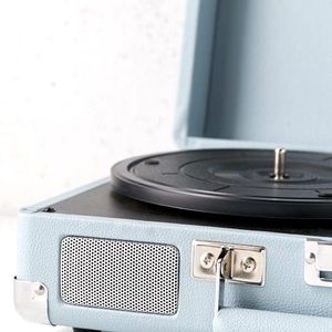 Meet your Posher, Caitlín